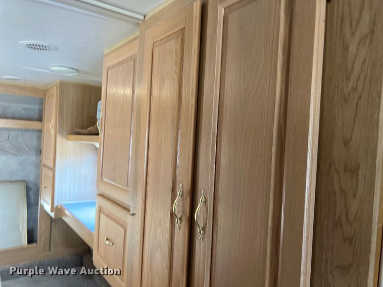 image for item KV9793 1999 Holiday Rambler Alumascape camper