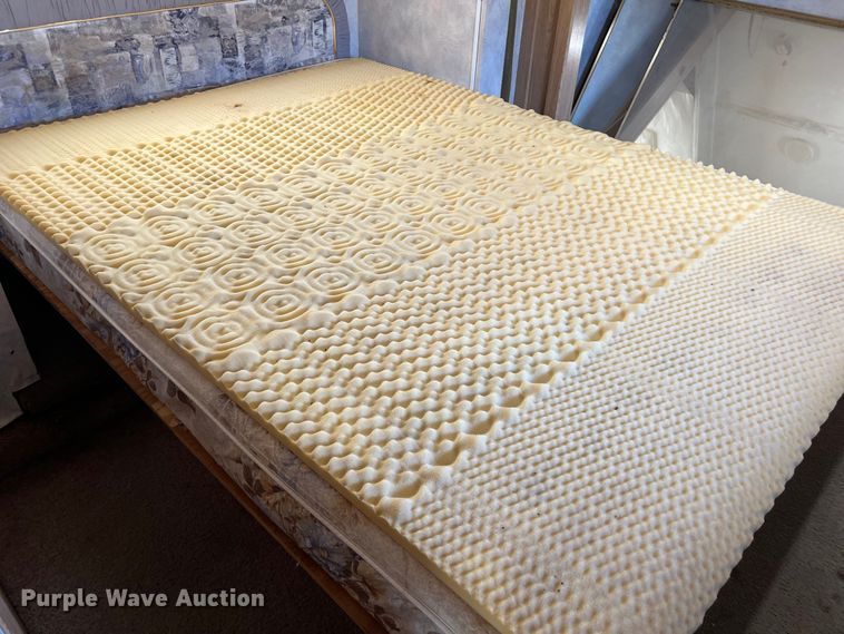 image for item KV9793 1999 Holiday Rambler Alumascape camper