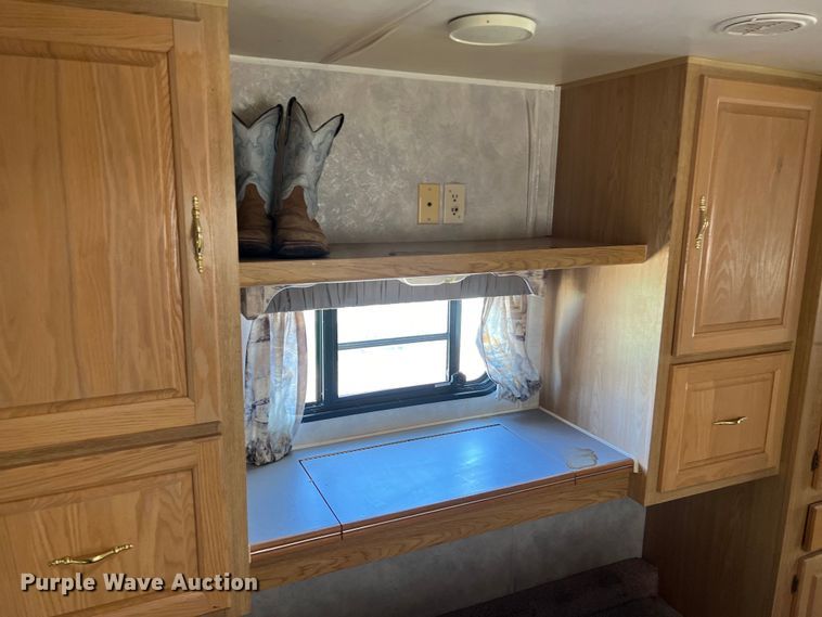 image for item KV9793 1999 Holiday Rambler Alumascape camper