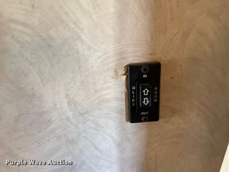 image for item KV9793 1999 Holiday Rambler Alumascape camper