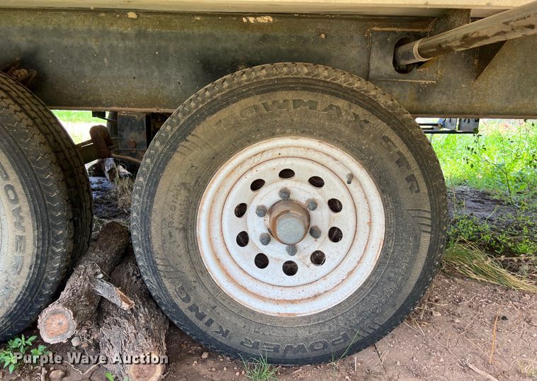 image for item KV9793 1999 Holiday Rambler Alumascape camper