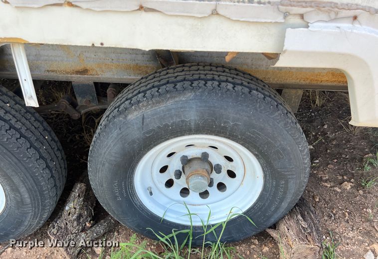 image for item KV9793 1999 Holiday Rambler Alumascape camper