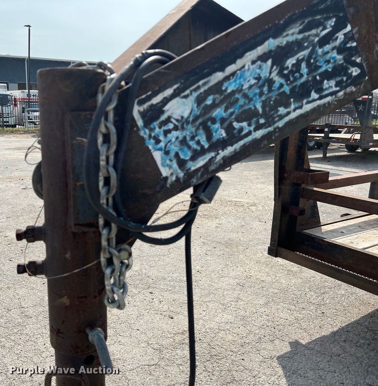 image for item KV9808 2012 Southwest Gooseneck equipment trailer