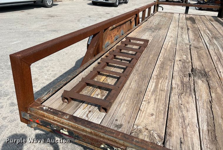 image for item KV9808 2012 Southwest Gooseneck equipment trailer