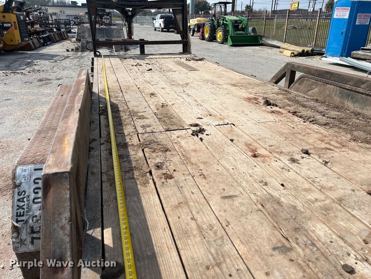 image for item KV9809 2013 Southwest Gooseneck equipment trailer