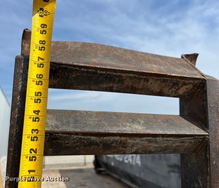 image for item KV9809 2013 Southwest Gooseneck equipment trailer