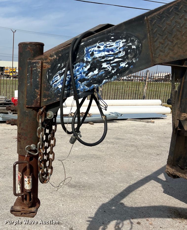 image for item KV9809 2013 Southwest Gooseneck equipment trailer