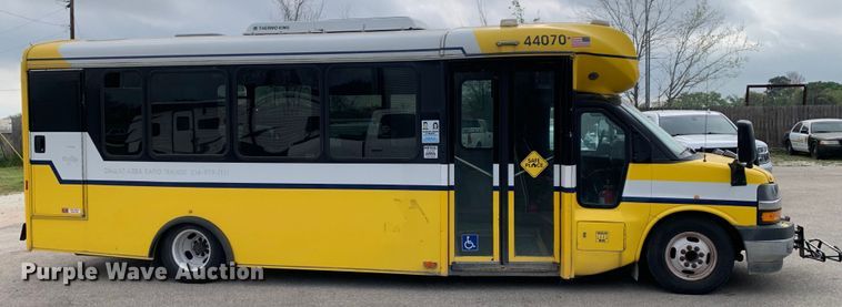 image for item KX9936 2017 Chevrolet  Express G4500 shuttle bus