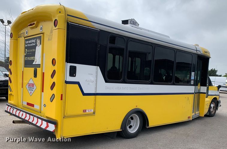 image for item KX9936 2017 Chevrolet  Express G4500 shuttle bus