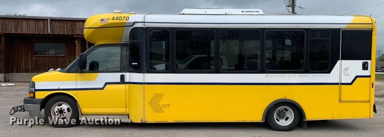 image for item KX9936 2017 Chevrolet  Express G4500 shuttle bus