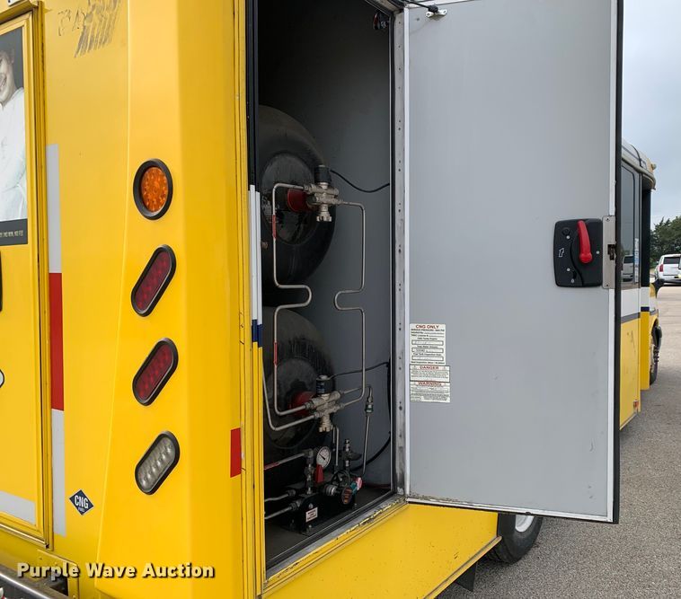 image for item KX9936 2017 Chevrolet  Express G4500 shuttle bus