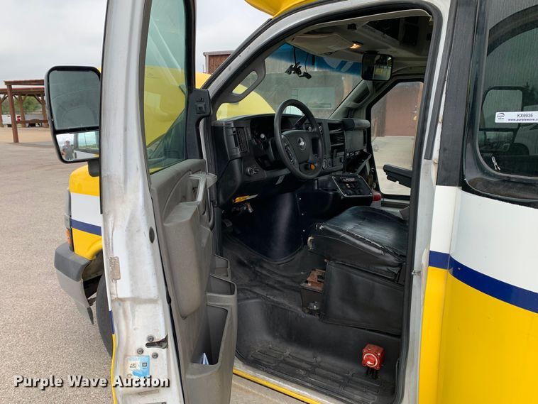 image for item KX9936 2017 Chevrolet  Express G4500 shuttle bus