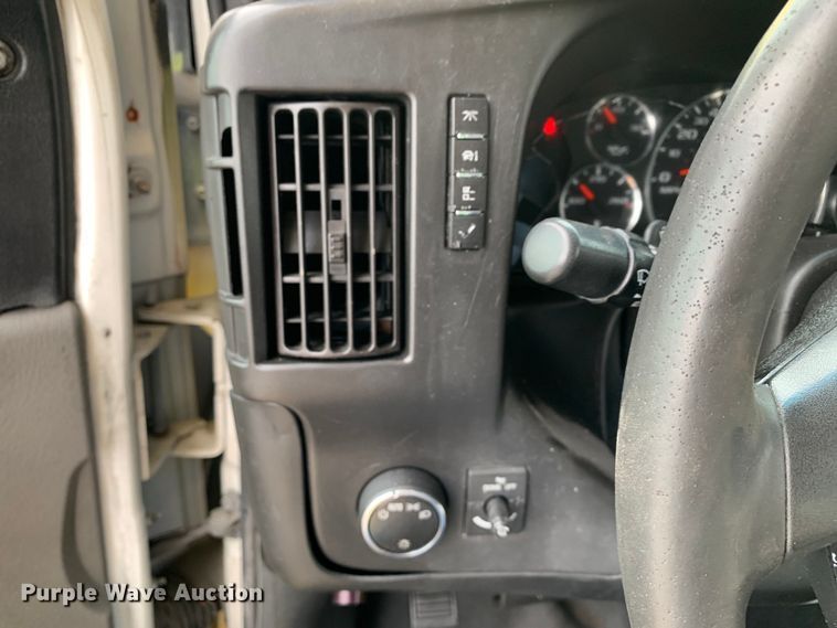 image for item KX9936 2017 Chevrolet  Express G4500 shuttle bus