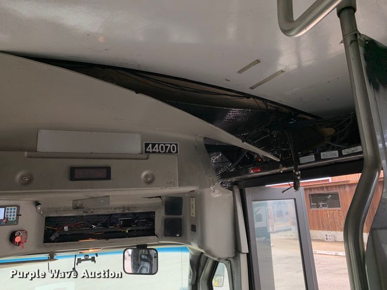 image for item KX9936 2017 Chevrolet  Express G4500 shuttle bus