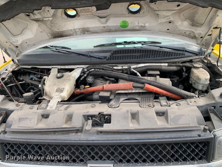 image for item KX9936 2017 Chevrolet  Express G4500 shuttle bus