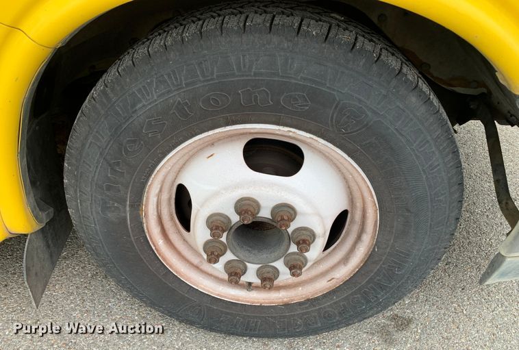 image for item KX9936 2017 Chevrolet  Express G4500 shuttle bus