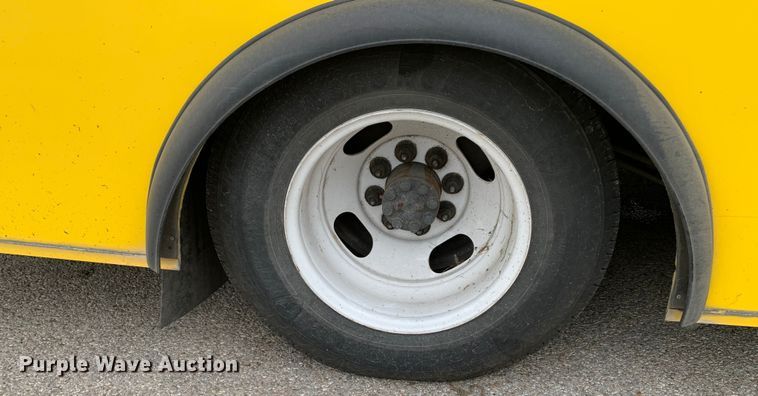 image for item KX9936 2017 Chevrolet  Express G4500 shuttle bus