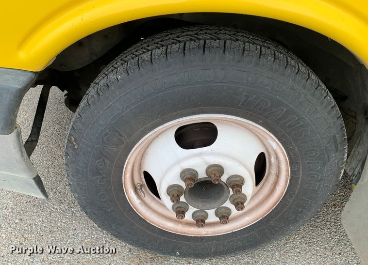 image for item KX9936 2017 Chevrolet  Express G4500 shuttle bus