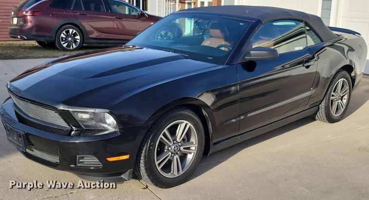 image for item LC9853 2010 Ford Mustang convertible
