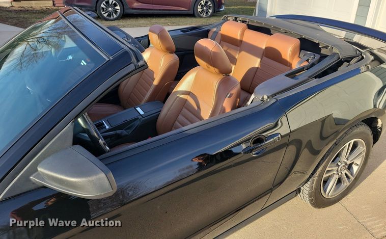 image for item LC9853 2010 Ford Mustang convertible