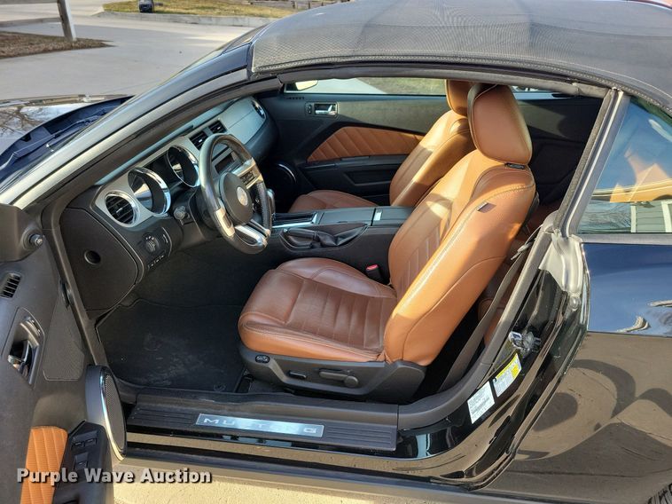 image for item LC9853 2010 Ford Mustang convertible