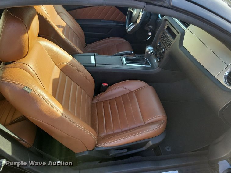 image for item LC9853 2010 Ford Mustang convertible