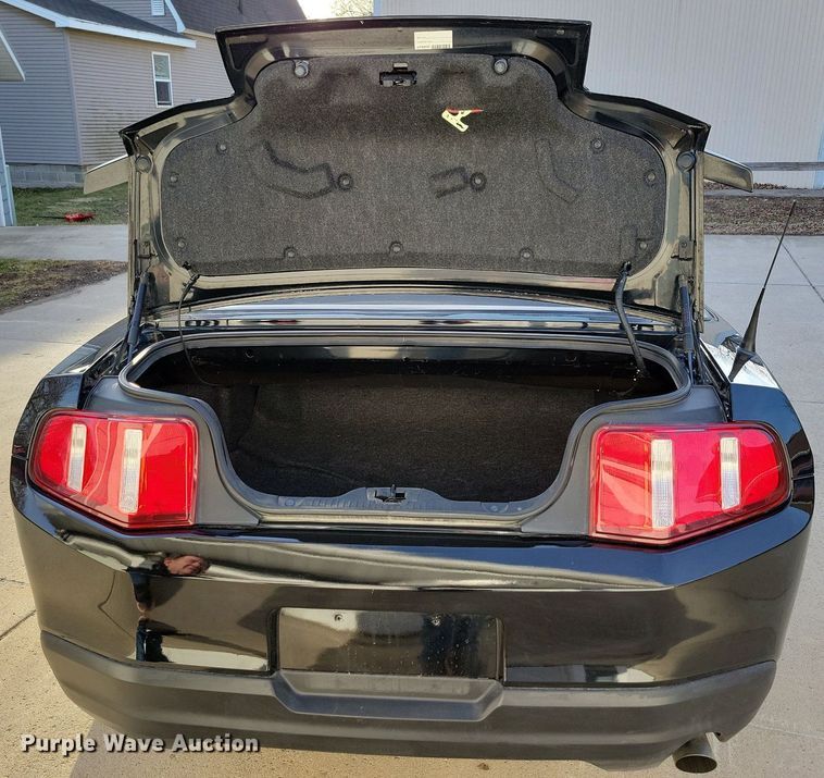 image for item LC9853 2010 Ford Mustang convertible