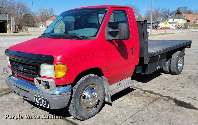 image for item LC9877 2007 Ford E450 flatbed van