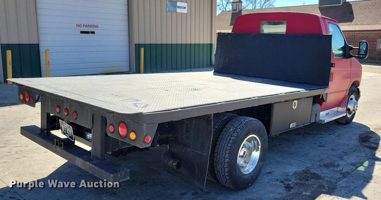 image for item LC9877 2007 Ford E450 flatbed van
