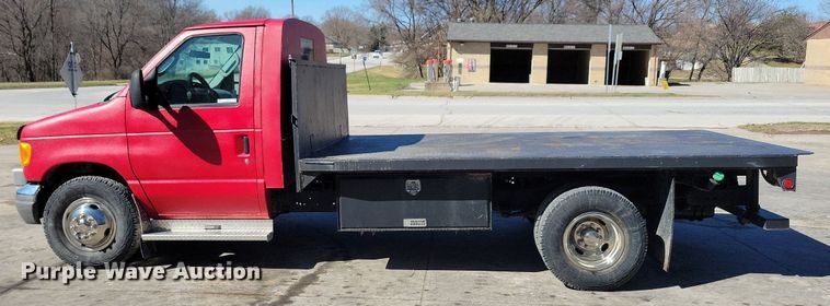 image for item LC9877 2007 Ford E450 flatbed van