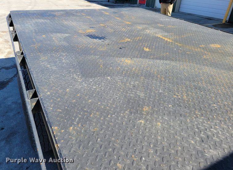 image for item LC9877 2007 Ford E450 flatbed van