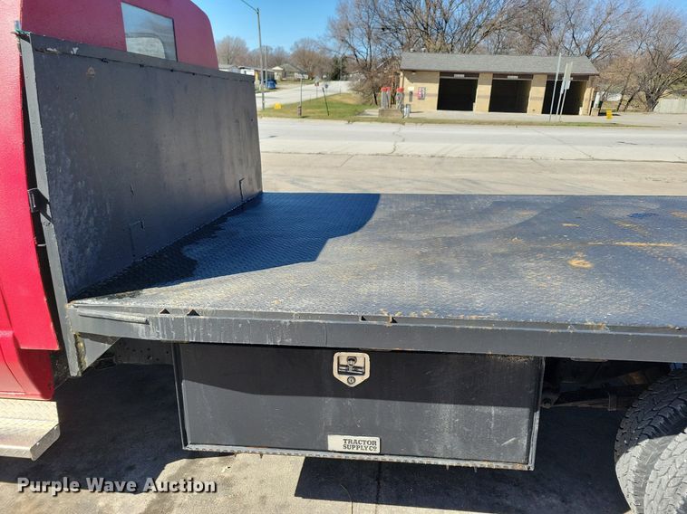 image for item LC9877 2007 Ford E450 flatbed van