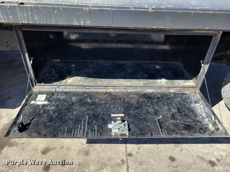 image for item LC9877 2007 Ford E450 flatbed van