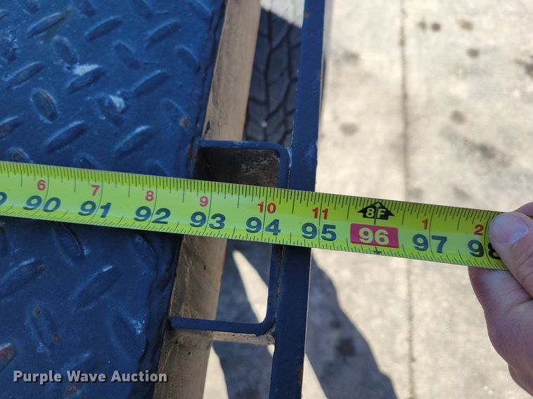 image for item LC9877 2007 Ford E450 flatbed van