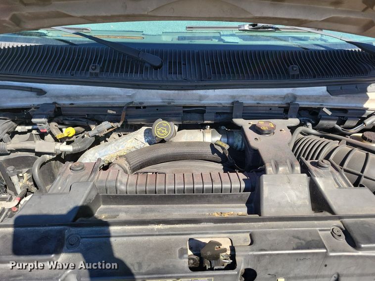 image for item LC9877 2007 Ford E450 flatbed van