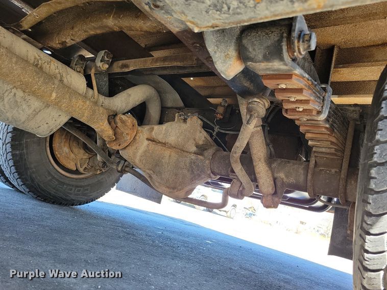 image for item LC9877 2007 Ford E450 flatbed van