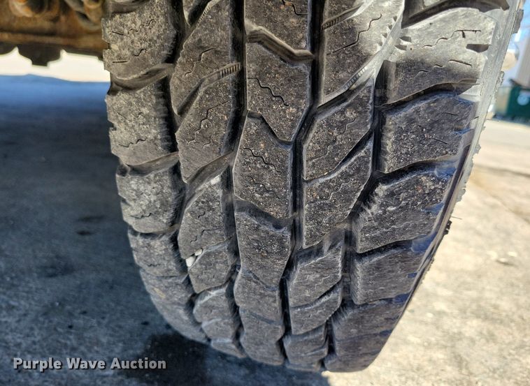 image for item LC9877 2007 Ford E450 flatbed van