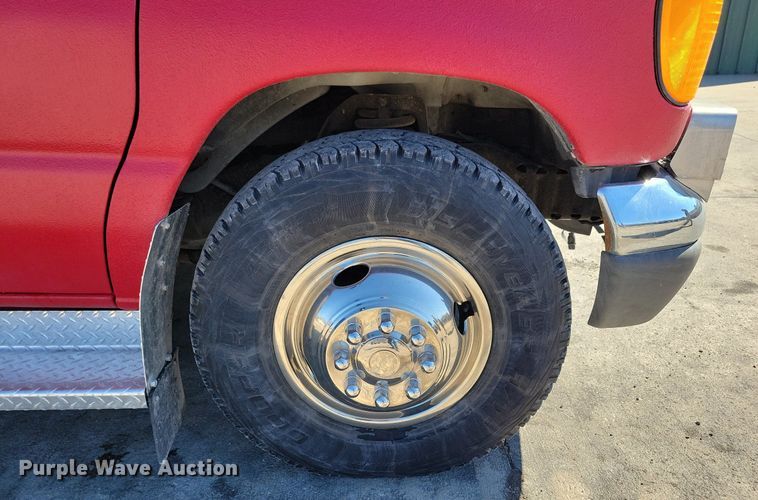 image for item LC9877 2007 Ford E450 flatbed van