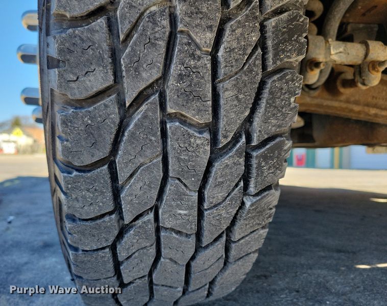 image for item LC9877 2007 Ford E450 flatbed van