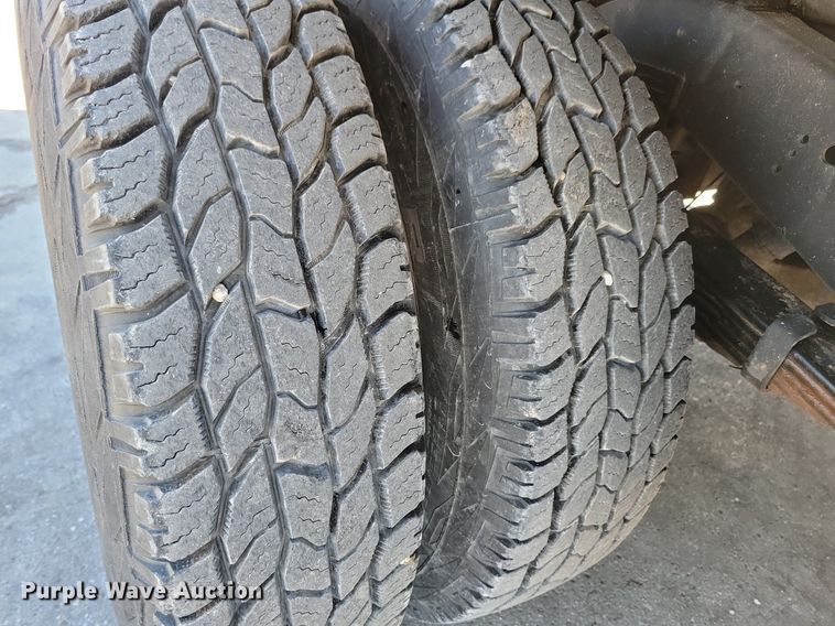 image for item LC9877 2007 Ford E450 flatbed van