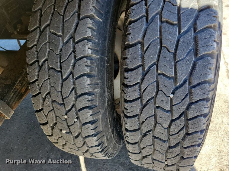 image for item LC9877 2007 Ford E450 flatbed van