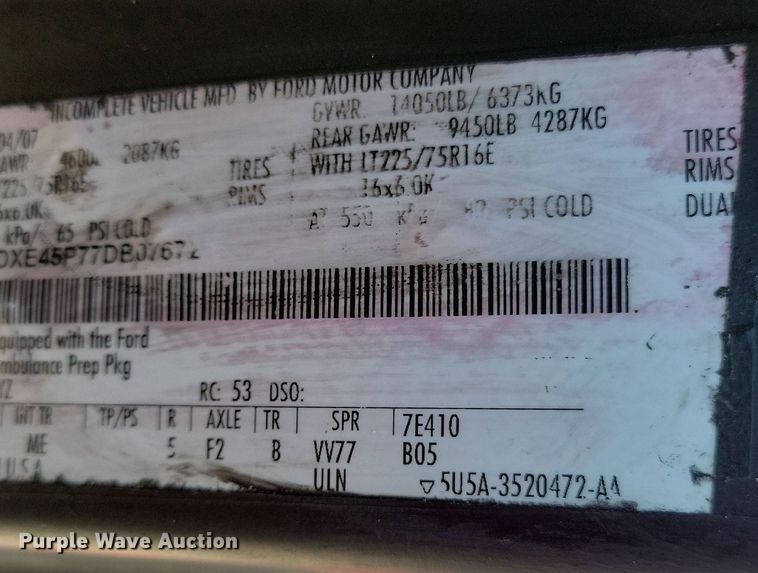 image for item LC9877 2007 Ford E450 flatbed van