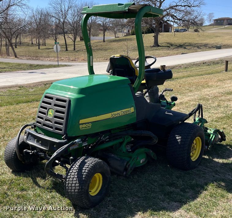 2010 John Deere 8800 TC RM lawn mower in Stanberry, MO Item LD9345