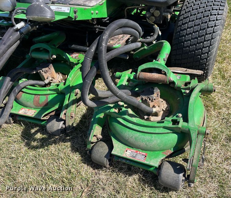 image for item LD9345 2010 John Deere  8800 TC RM lawn mower