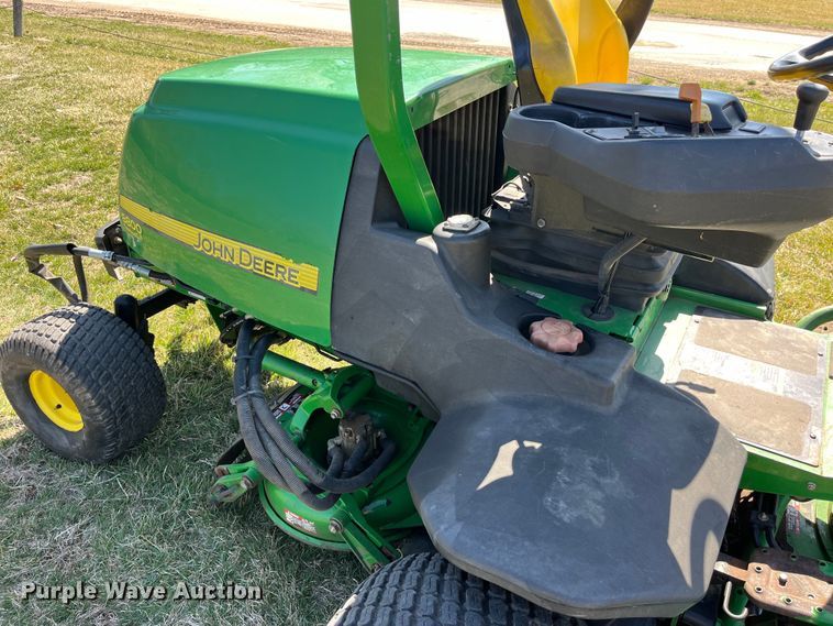 image for item LD9345 2010 John Deere  8800 TC RM lawn mower