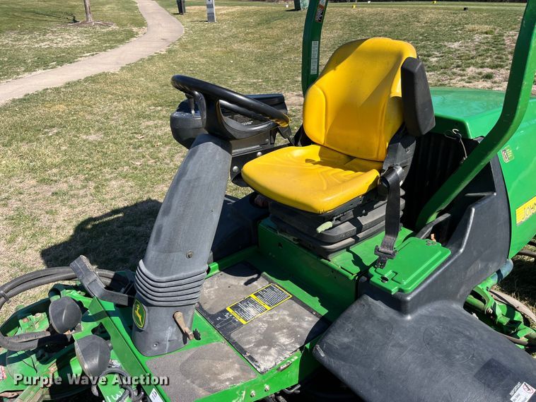 image for item LD9345 2010 John Deere  8800 TC RM lawn mower