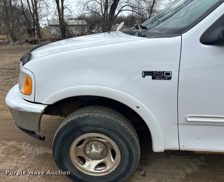 image for item LO9500 1997 Ford F150 SuperCab pickup truck