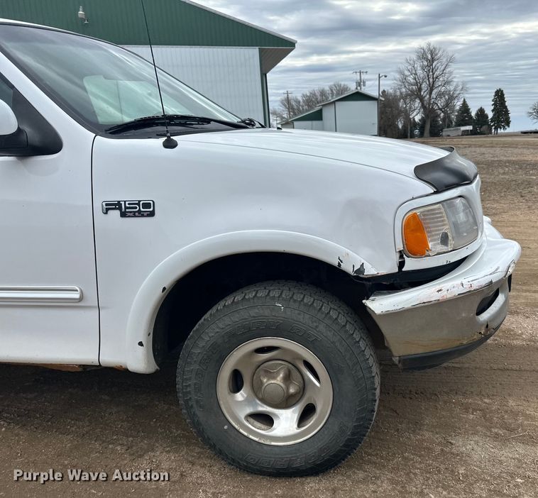 image for item LO9500 1997 Ford F150 SuperCab pickup truck