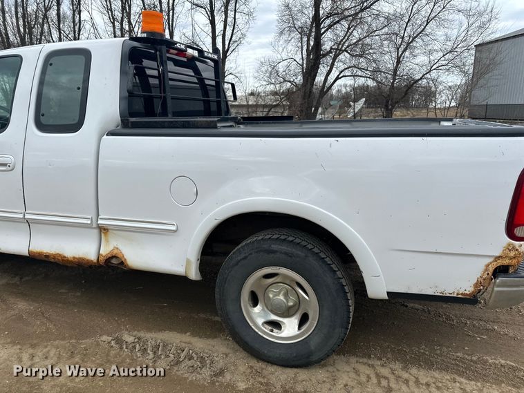 image for item LO9500 1997 Ford F150 SuperCab pickup truck