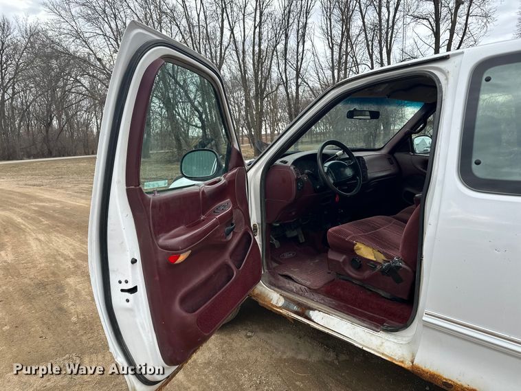 image for item LO9500 1997 Ford F150 SuperCab pickup truck